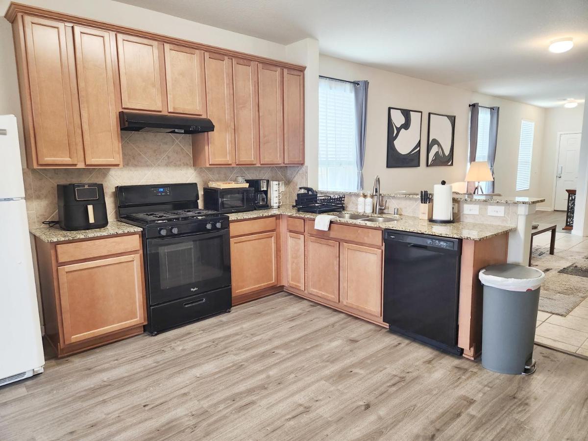 4 Bedroom Home Near Downtown Med Center Nrg Stadium Pearland Skyview Long By Ion Rentals Houston Dış mekan fotoğraf