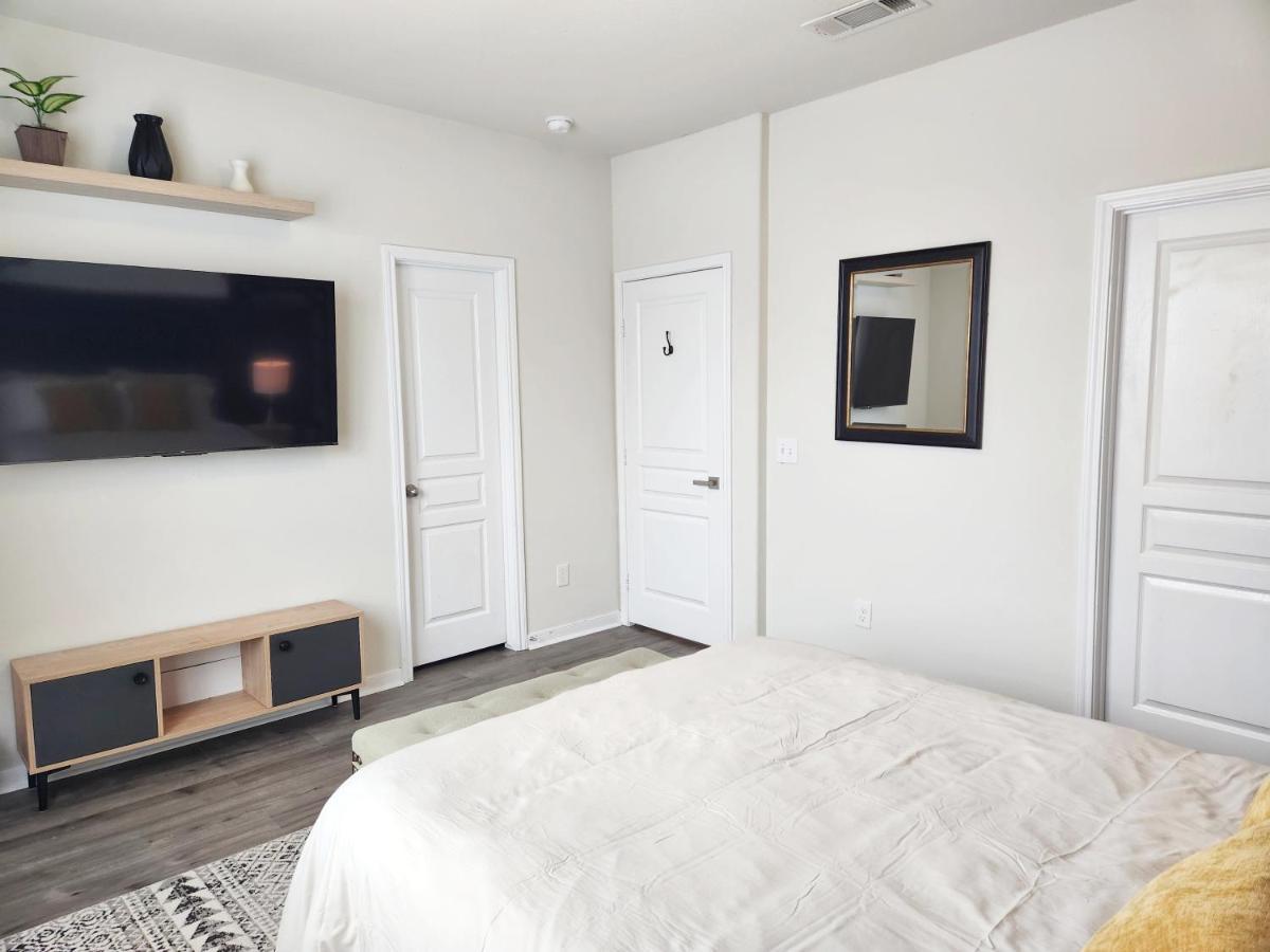 4 Bedroom Home Near Downtown Med Center Nrg Stadium Pearland Skyview Long By Ion Rentals Houston Dış mekan fotoğraf