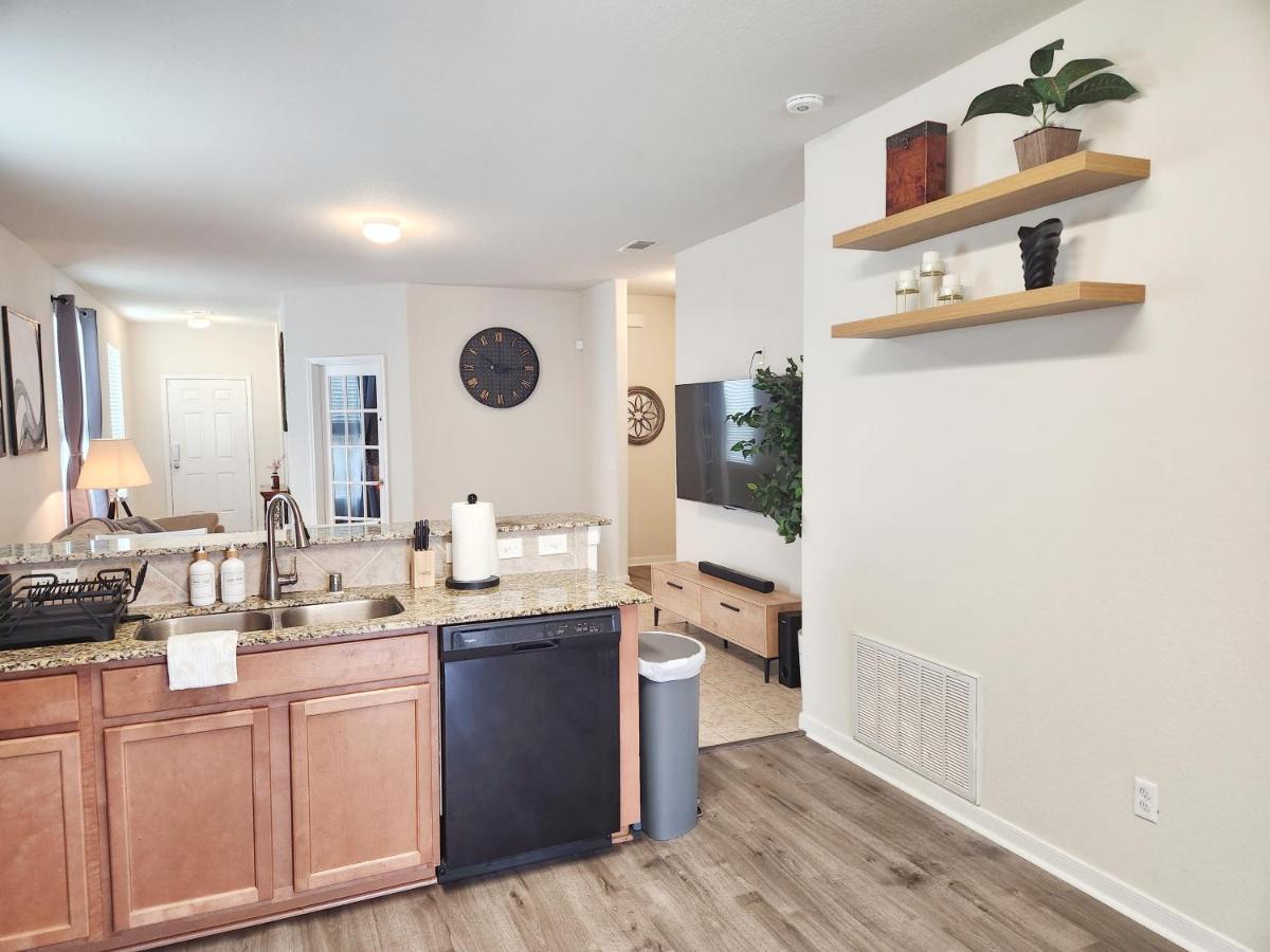 4 Bedroom Home Near Downtown Med Center Nrg Stadium Pearland Skyview Long By Ion Rentals Houston Dış mekan fotoğraf