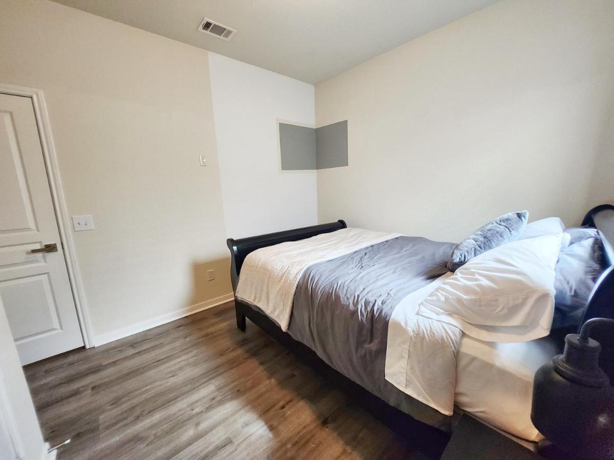 4 Bedroom Home Near Downtown Med Center Nrg Stadium Pearland Skyview Long By Ion Rentals Houston Dış mekan fotoğraf